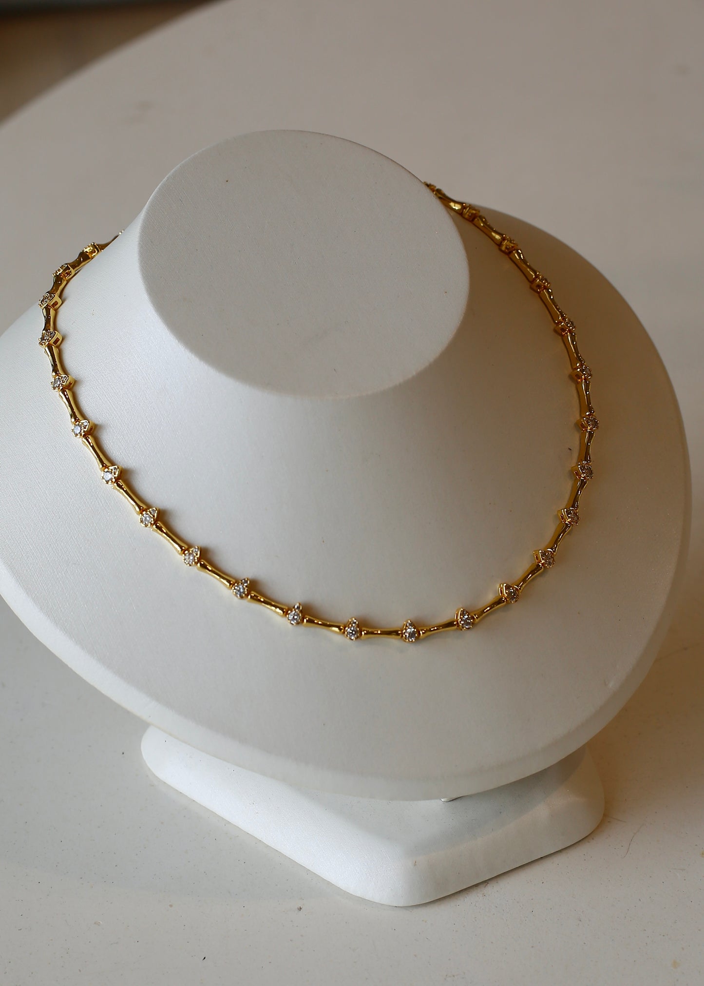 TEARDROP choker