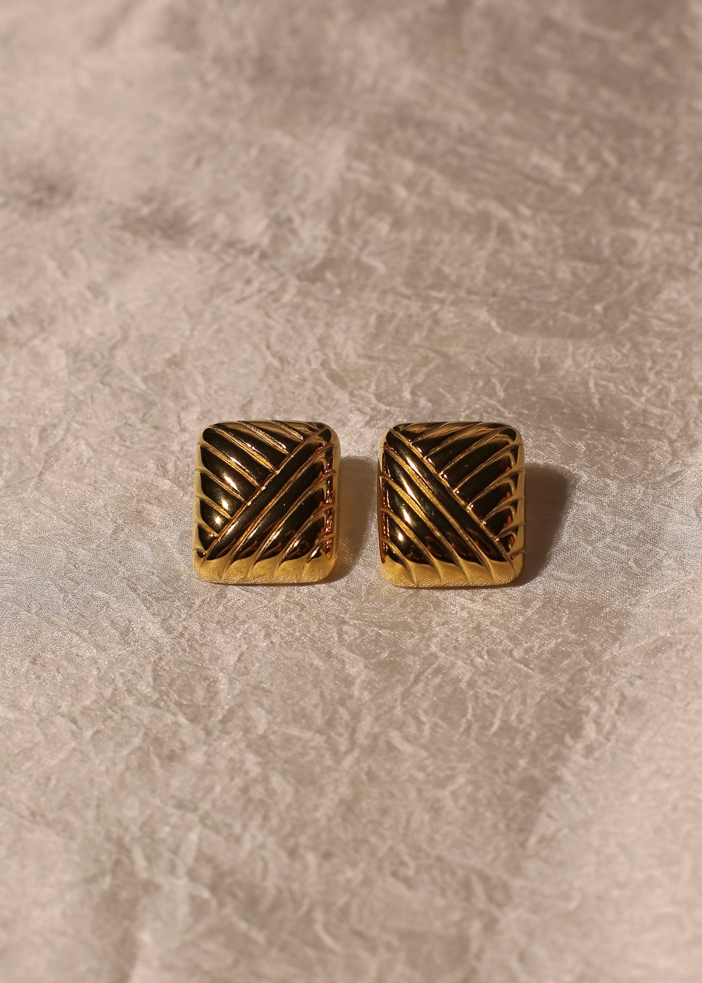 VINTAGEBOLD studs