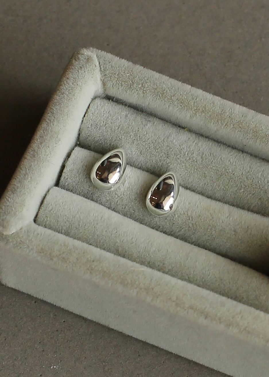 MINI TEARDROP studs