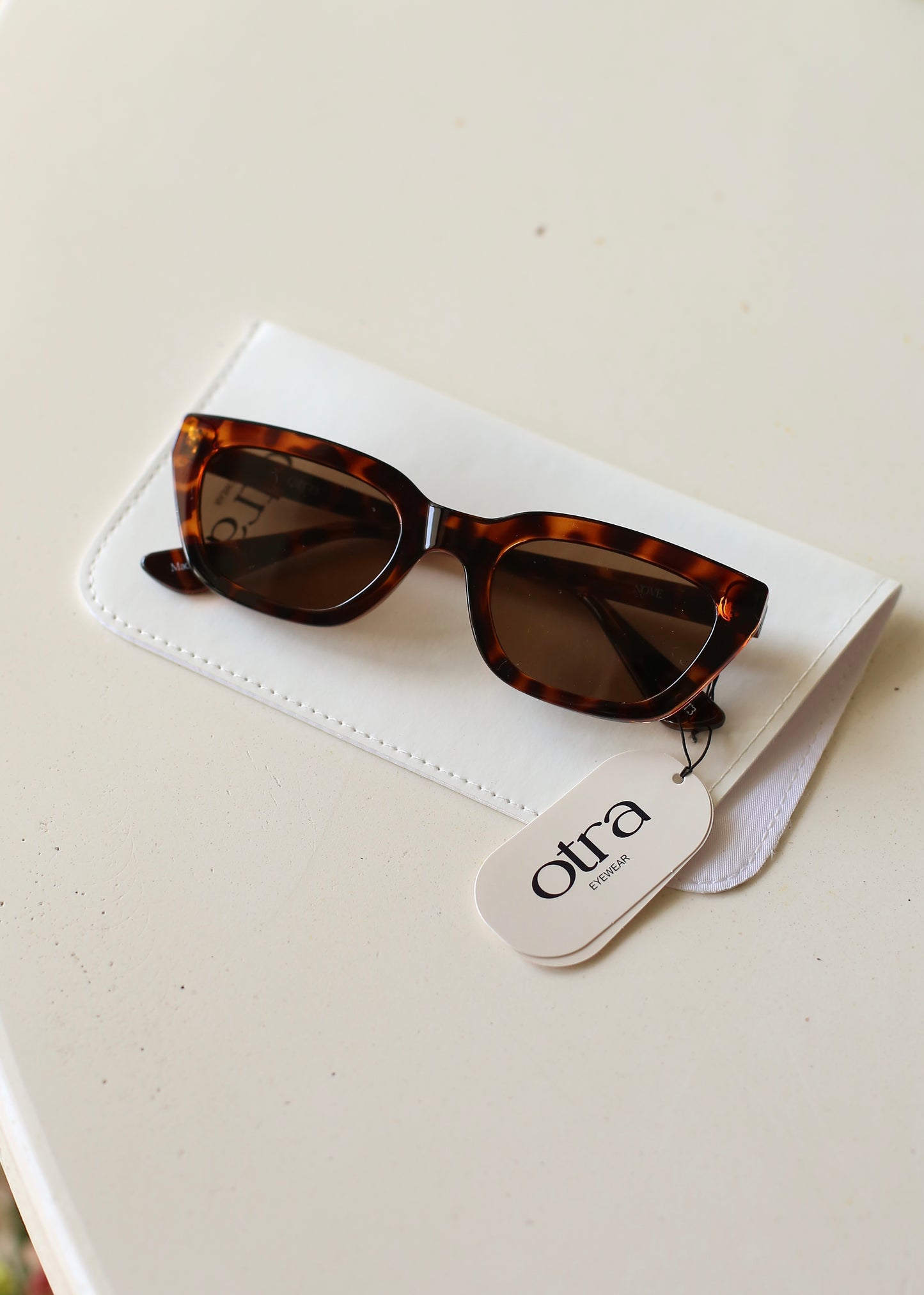 OTRA NOVE sunglasses