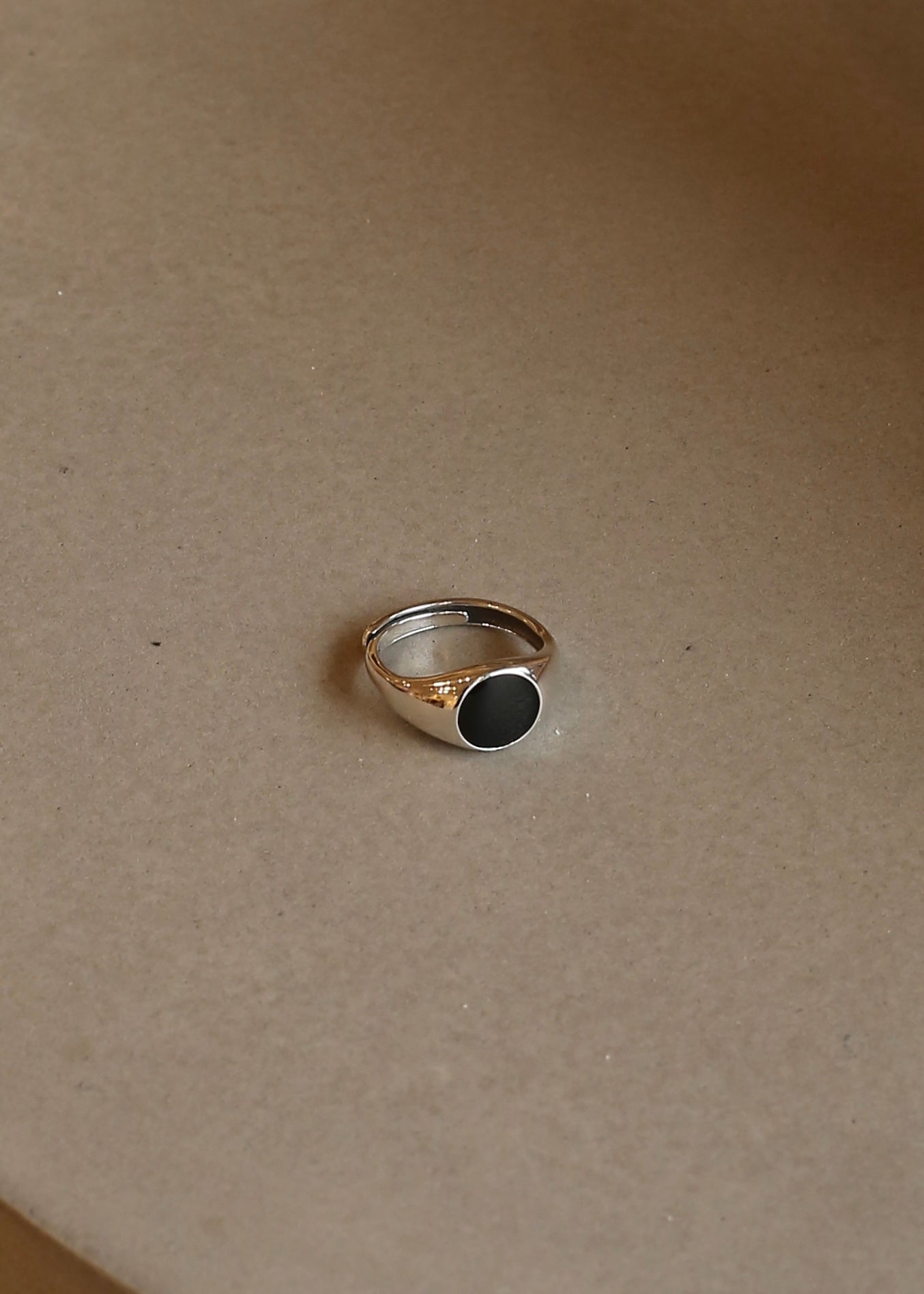 BLACKROUND sterling silver ring