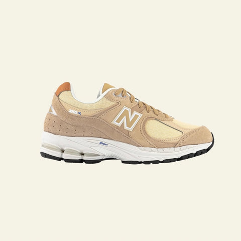 PREORDER NEW BALANCE 2002 suede and mesh low top trainer