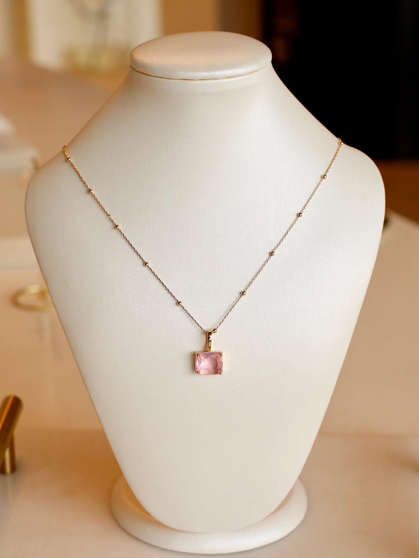 Rosè square necklace