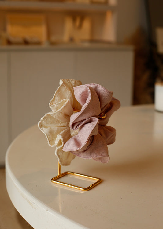 BOW&LACE scrunchie