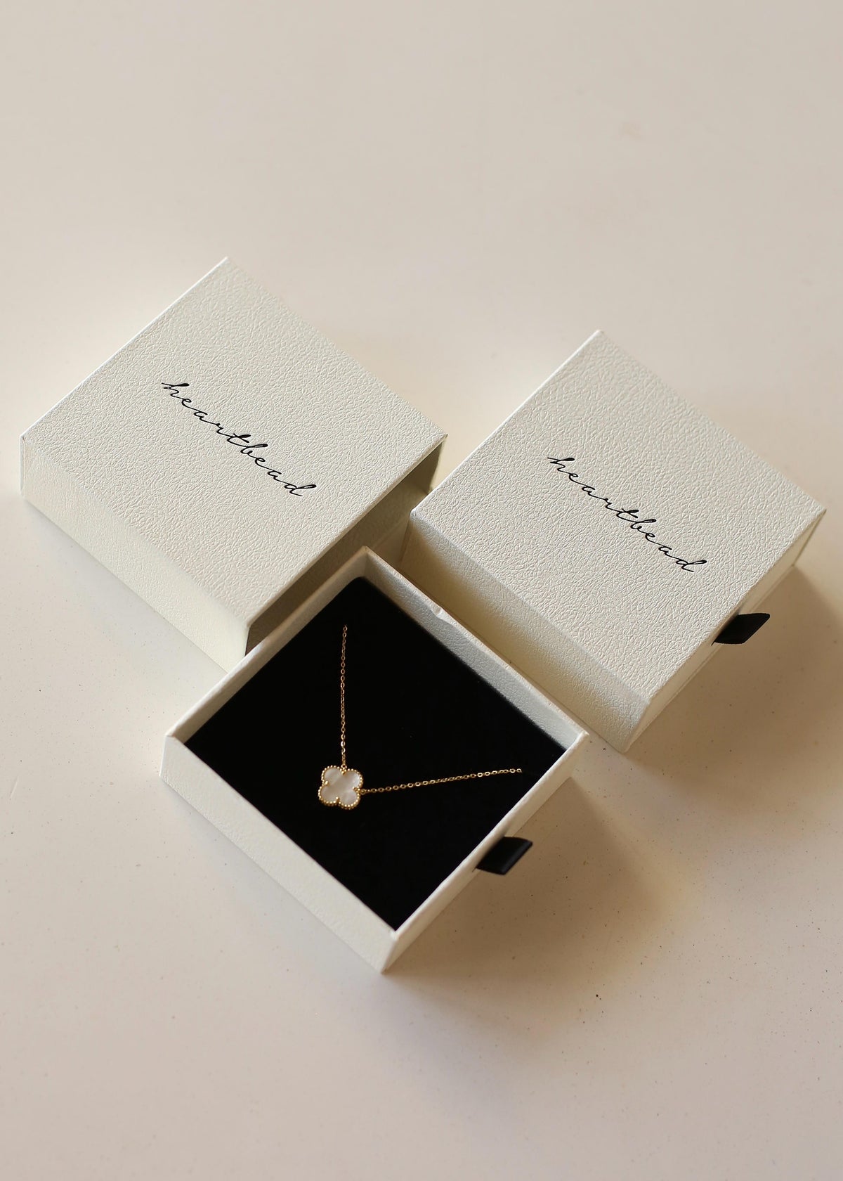MILLIE necklace (white)