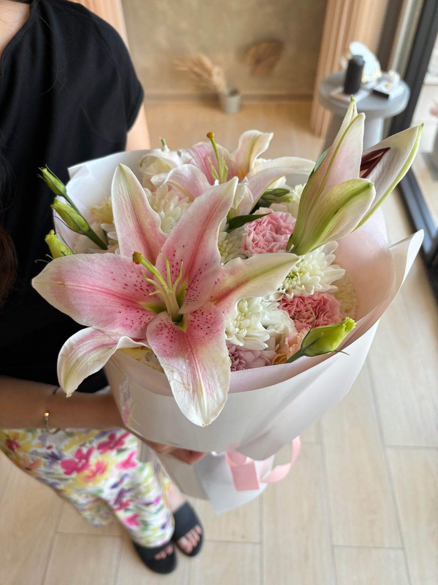 SPRINGBLUSH in white wrapping bouquet