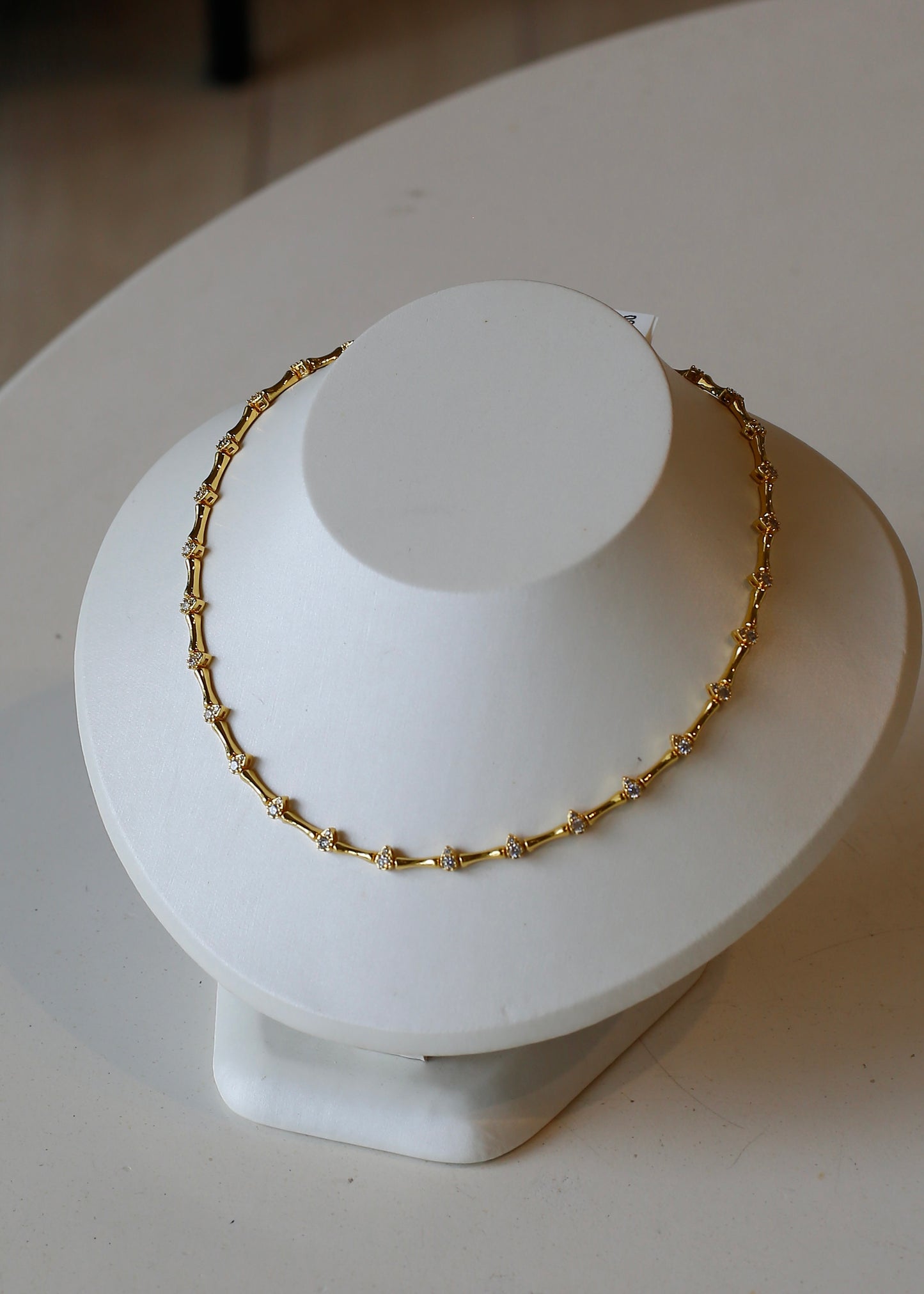 TEARDROP choker