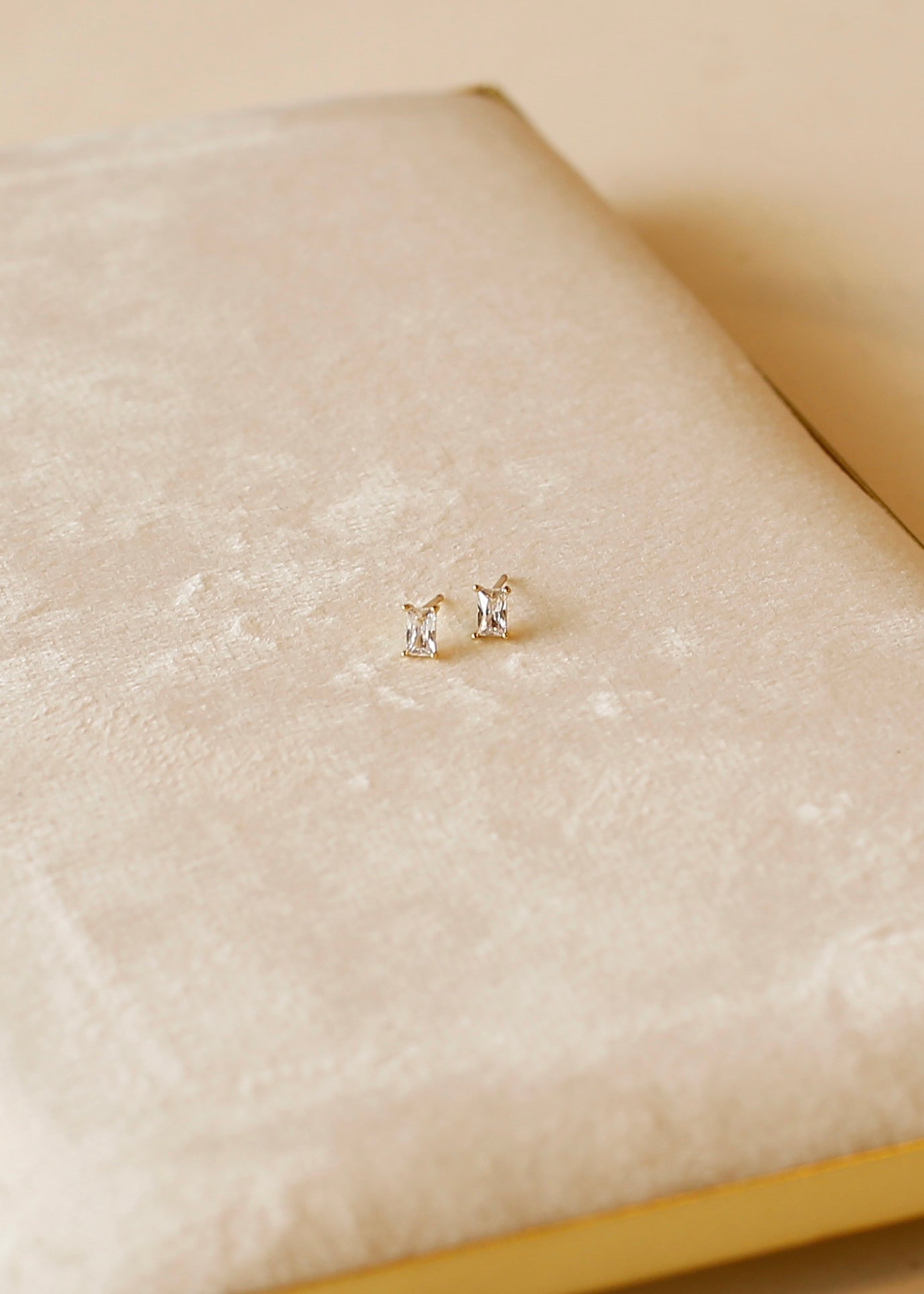 BIRTHSTONE SQUARE studs
