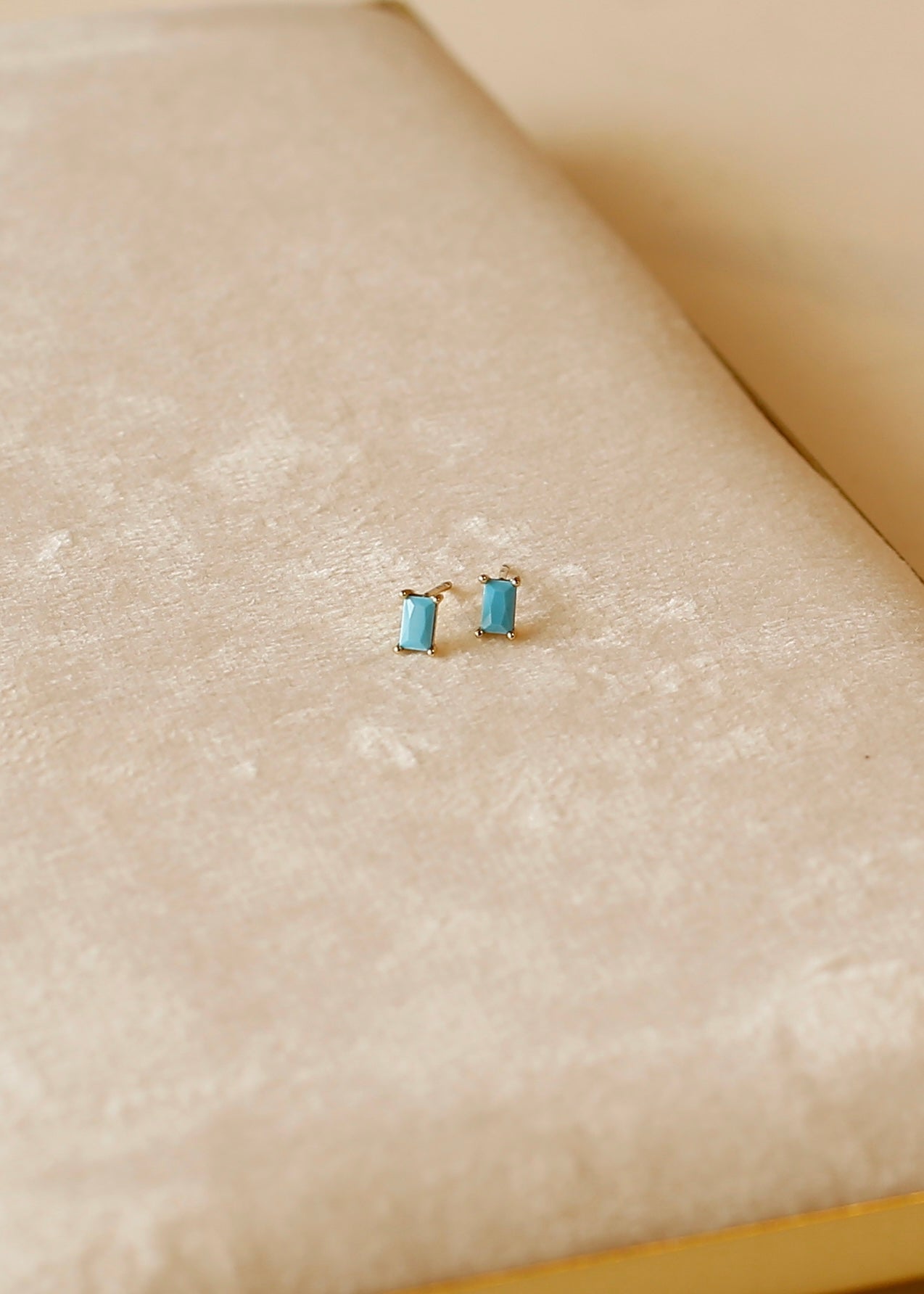 BIRTHSTONE SQUARE studs