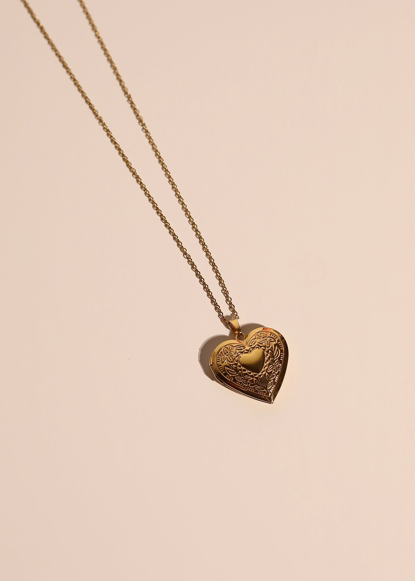 HEARTFLORA stainless steel locket necklace