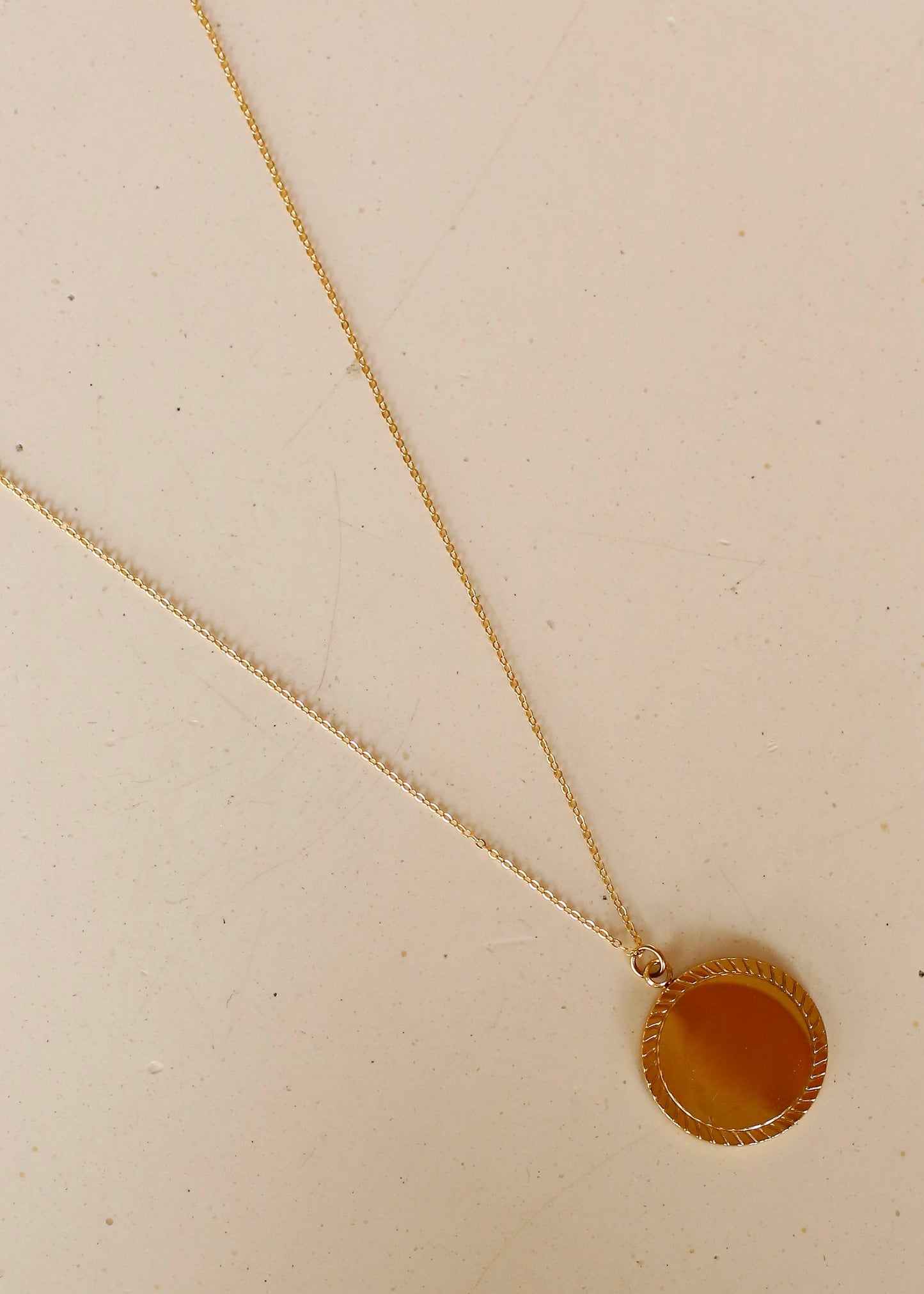 TWISTROUND Engravable Pendant Necklace