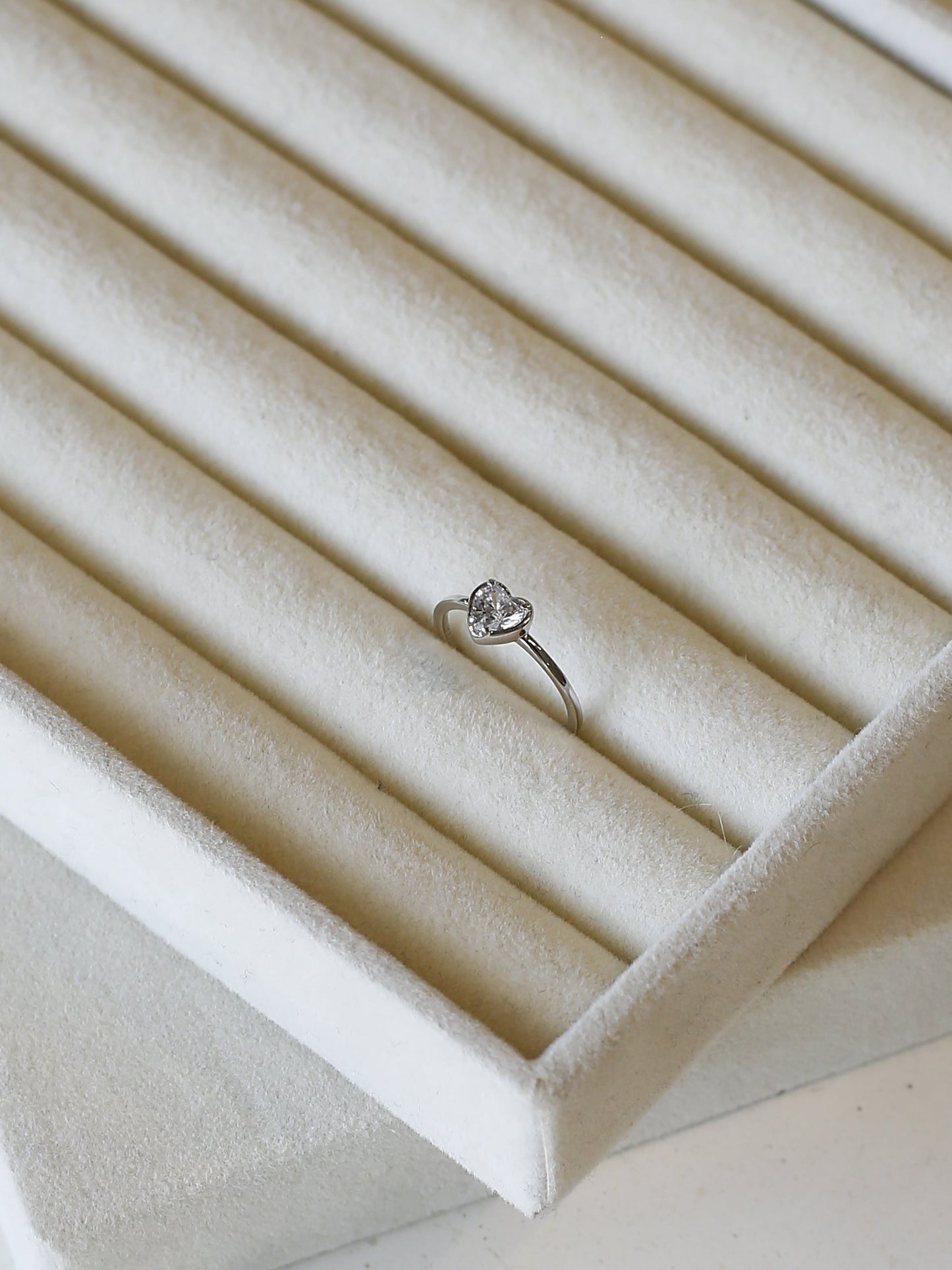 SIMPLEHEART sterling silver ring