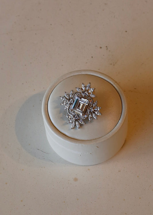 CELESTIA brooch