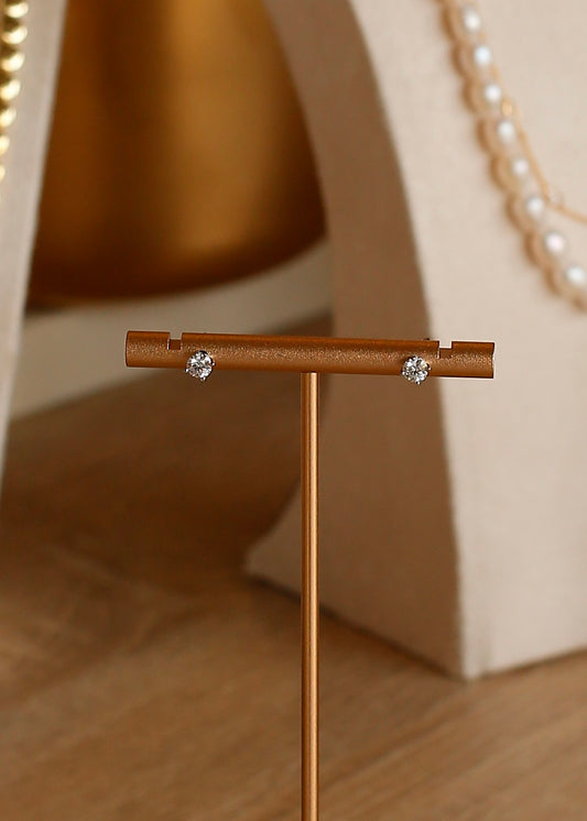 MOISSANITE 4mm stud