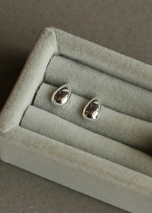 MINISILVER TEARDROP studs