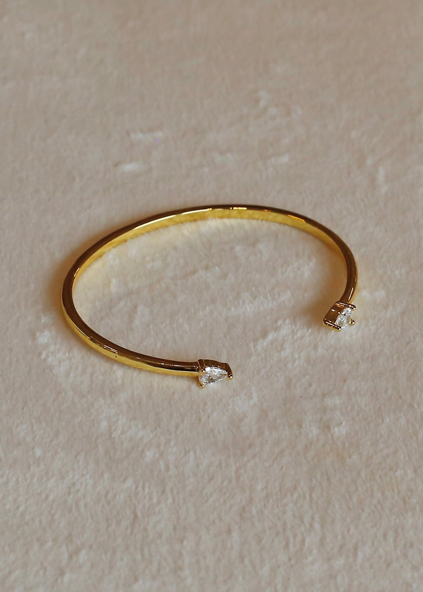 TEARDROP HUG bangle