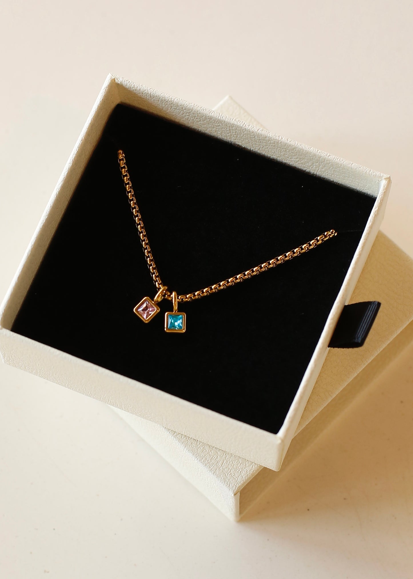 BIRTHSTONE SQUARE bracelet