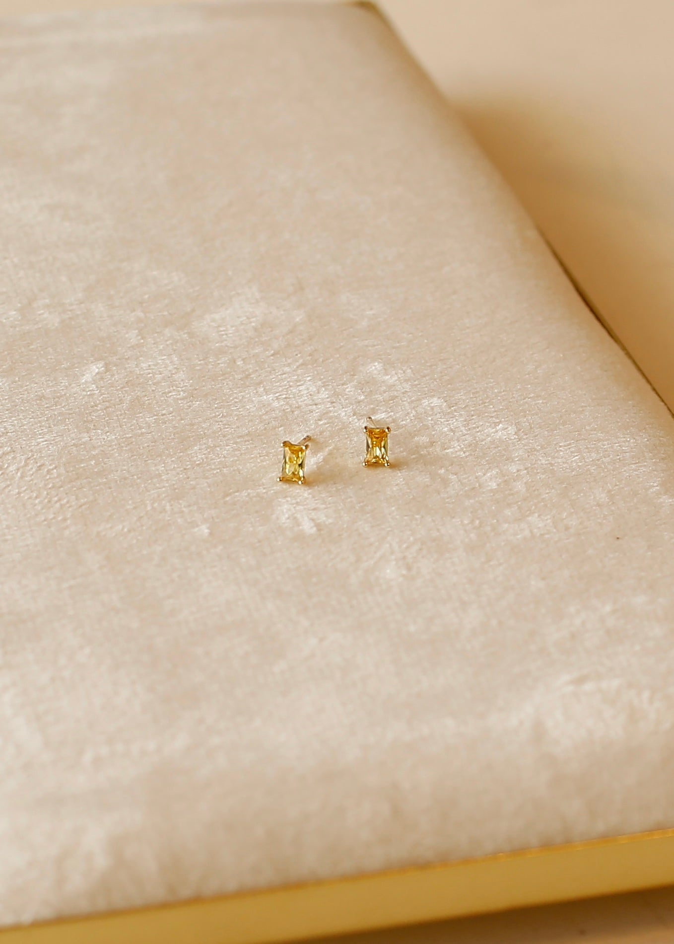 BIRTHSTONE SQUARE studs
