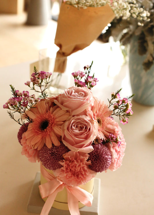 PREORDER VELVETBLUSH small table arrangement