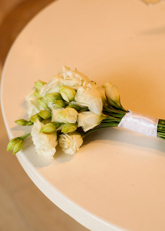 WHITELUSH hand bouquet