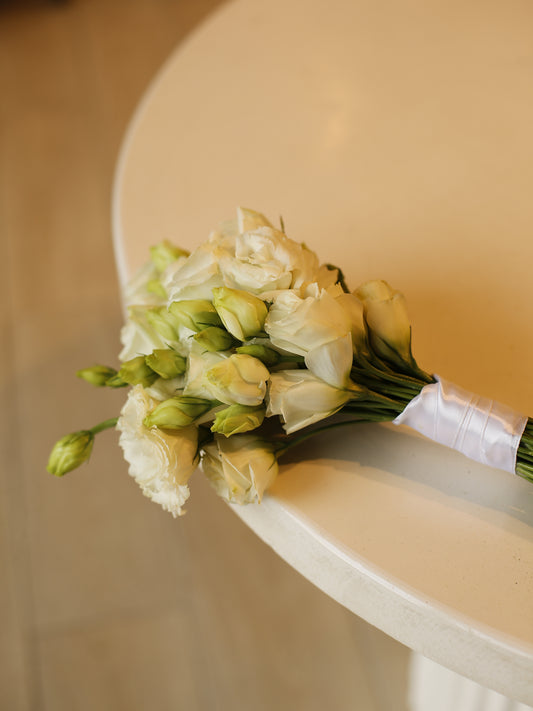 WHITELUSH hand bouquet