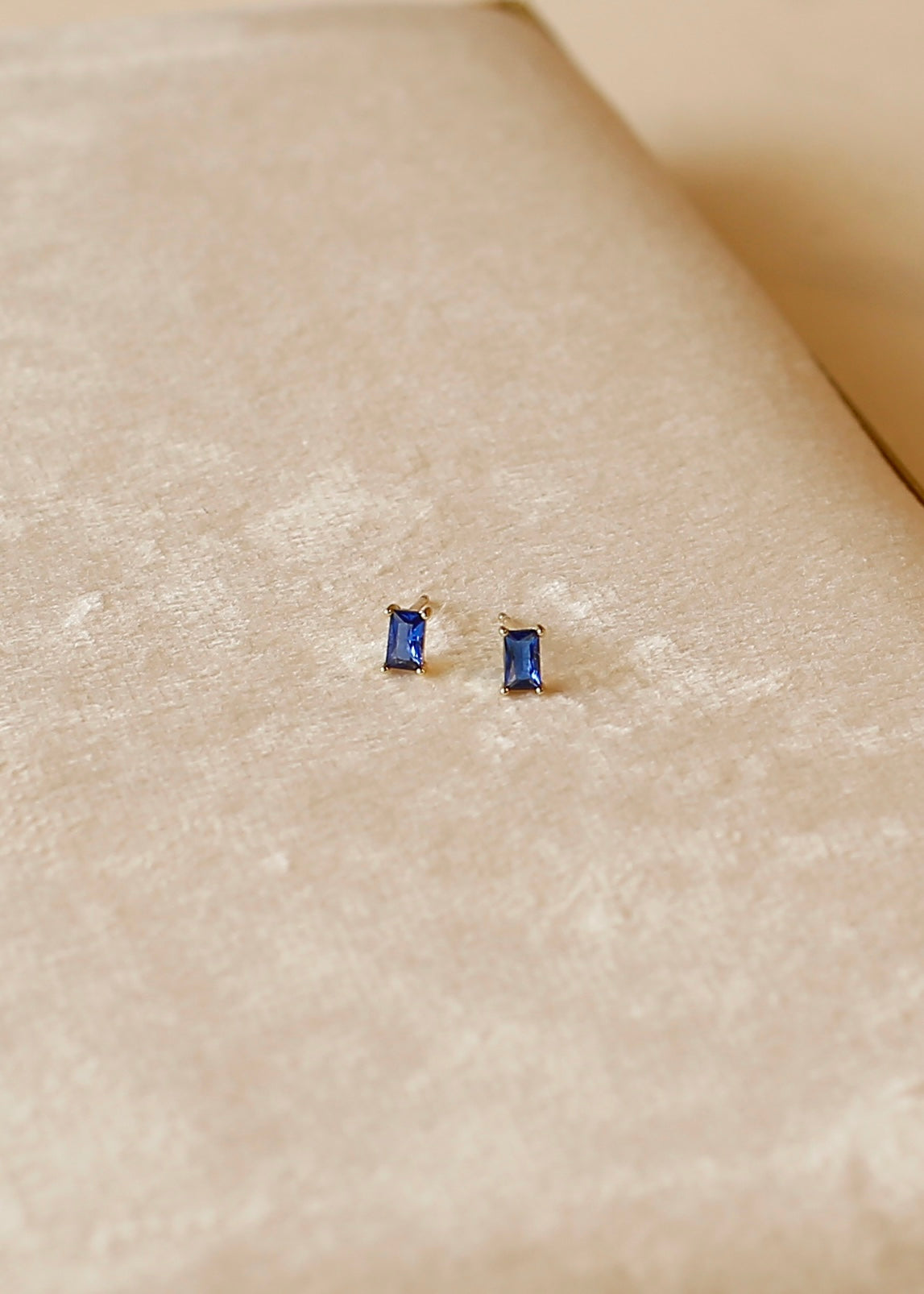 BIRTHSTONE SQUARE studs