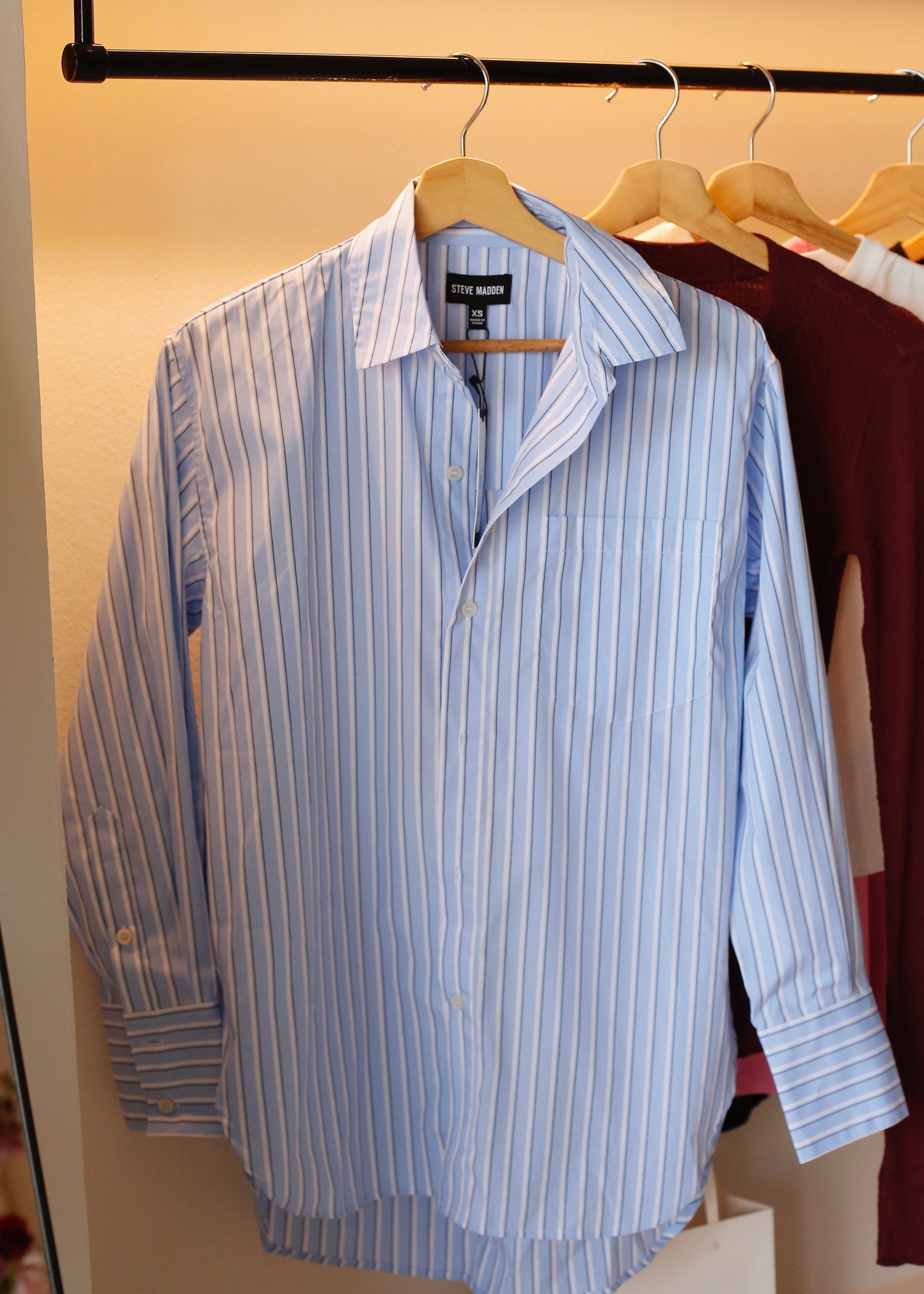 STEVE MADDEN Light blue top (XS loose fit)