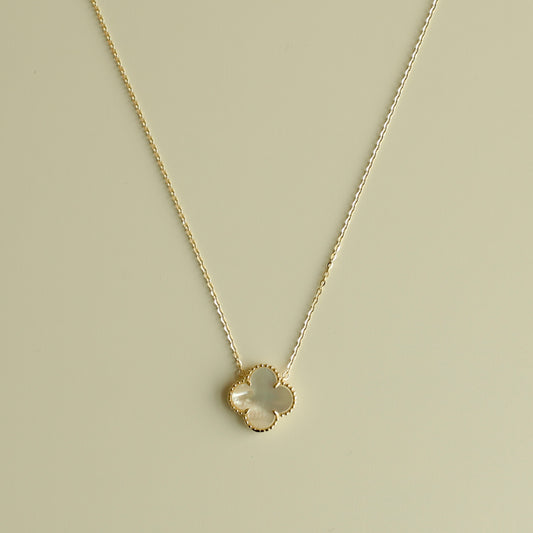 MILLIE (white) clover necklace